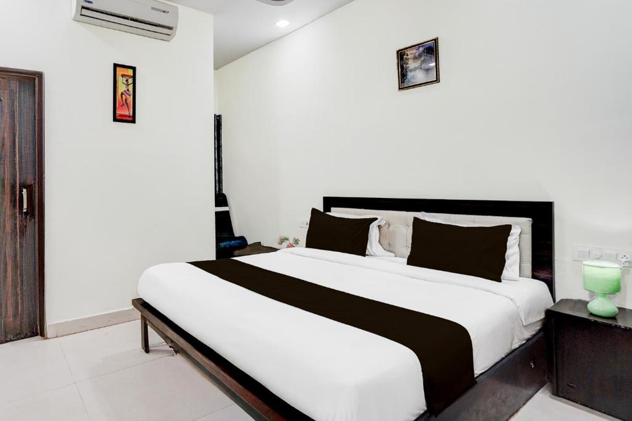 Super Townhouse Faizabad Road Opp Bbd University,Snac2,3 star