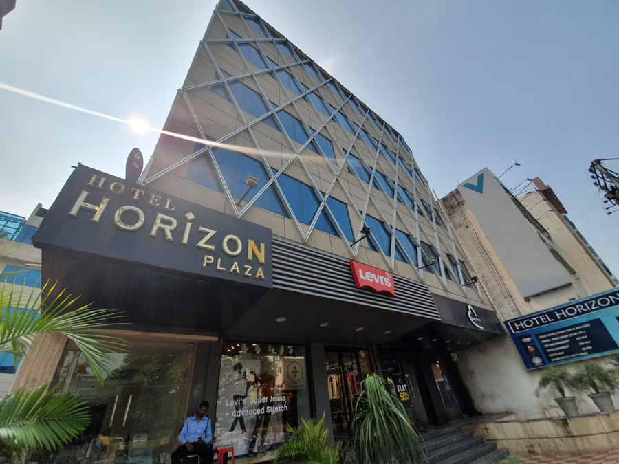 hotel horizon plaza