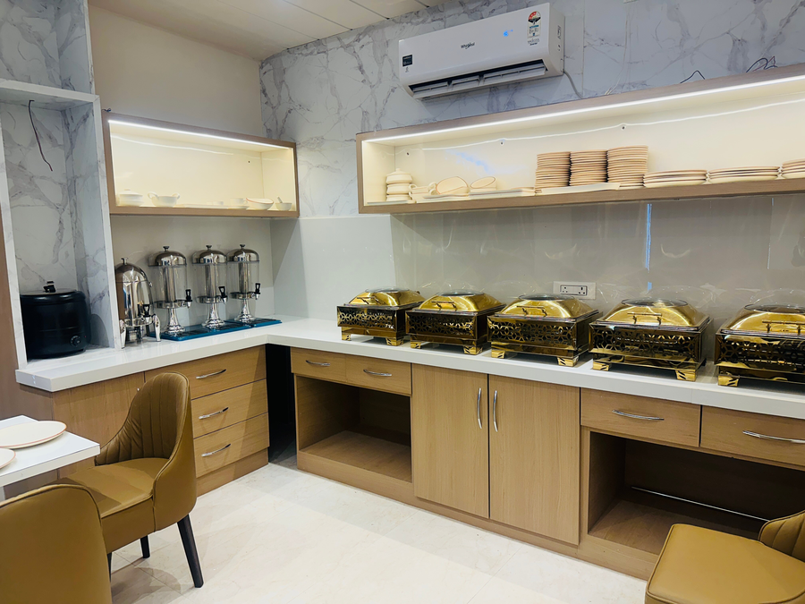 Hotel Deep Palace,Manduwadih,3 star