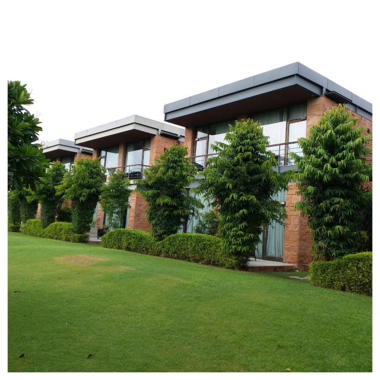 Taj Damdama Lake Resort & Spa, Gurugram,Sohna Road,5 star