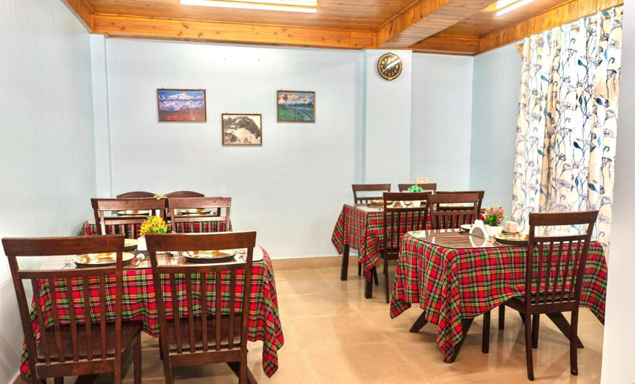 Pine Crest Inn,,2 star