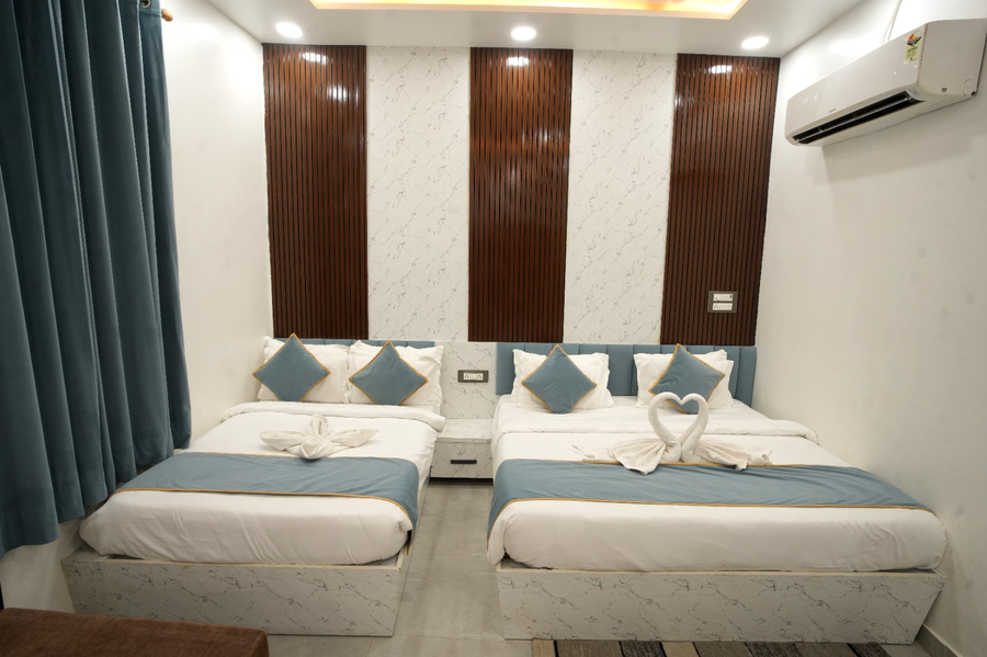 Hotel Govind Residency,Goverdhan Brahmnan,3 star