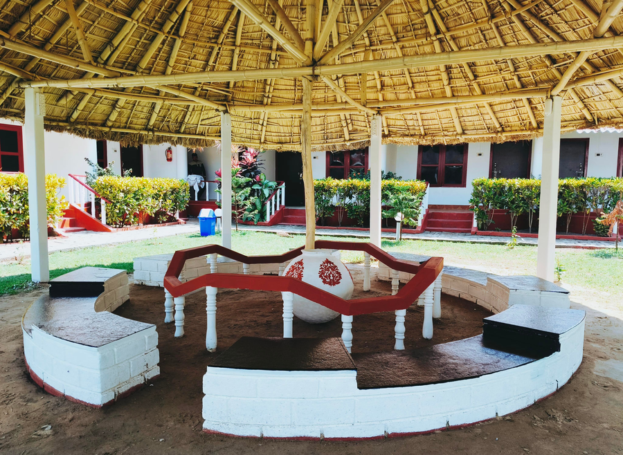sands courtyard