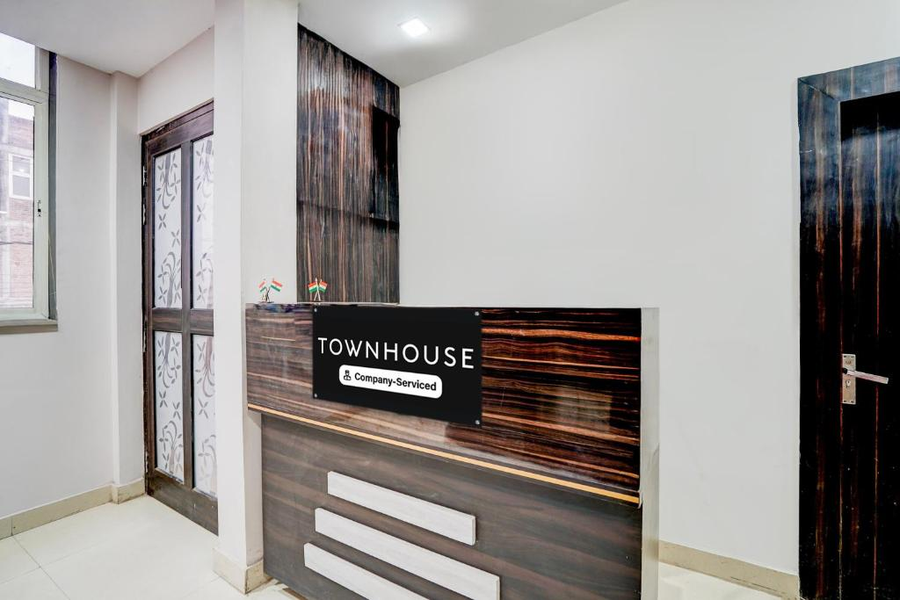 Super Townhouse Faizabad Road Opp Bbd University,Snac2,3 star