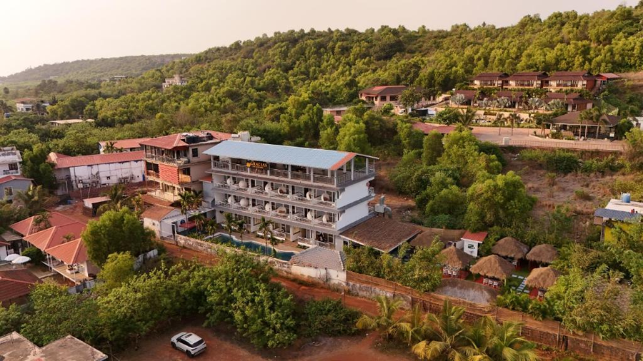 alaya stay gracias bleu retreat with sea views and restro close to ashvem beach