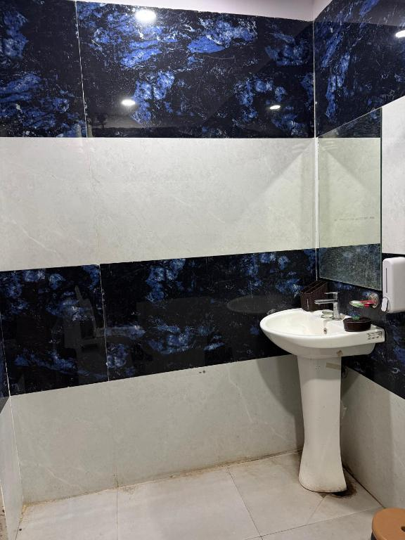 Hotel Naman Palace,,2 star