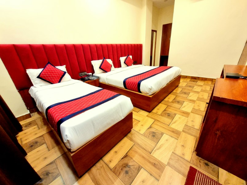 Hotel Grand Sharon,,3 star