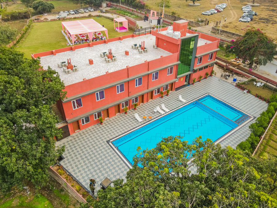 Weekender Resort,,3 star