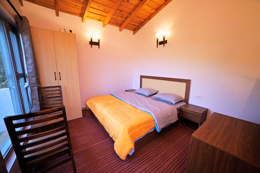 Oak N Ridge Resort,Mukteshwar Road,4 star