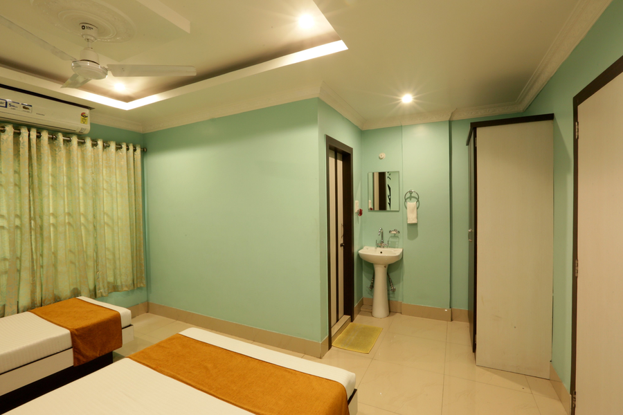 Hotel Grand Luit,Christian Basti,3 star