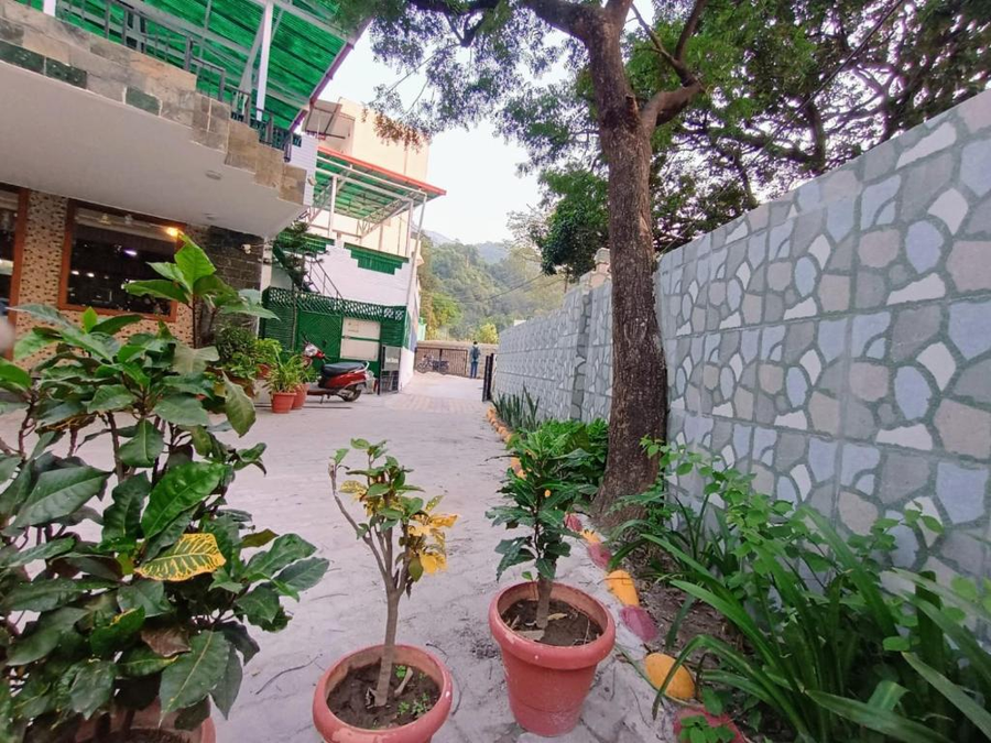 Hotel Moksha,Narendranagar>>Dehradun,3 star