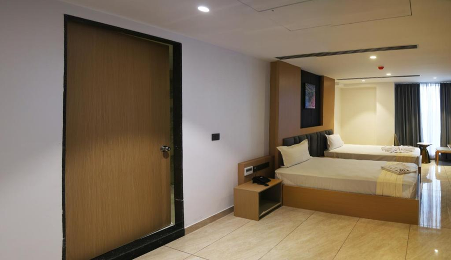 roots luxury suits and banquets