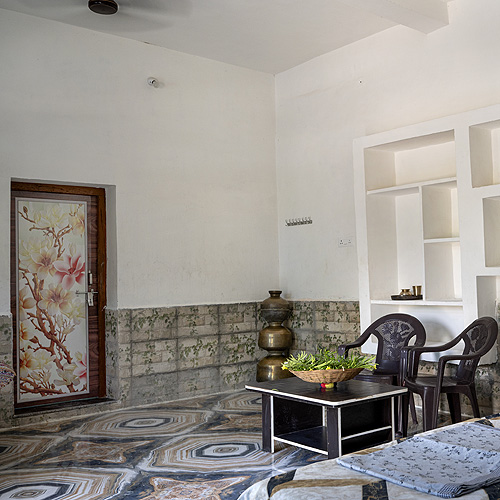 The Vaikuntha Home,Morena,2 star