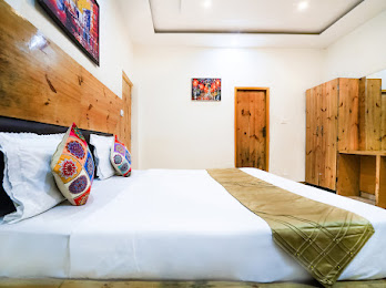 The Bunksters Mcleodganj,,3 star