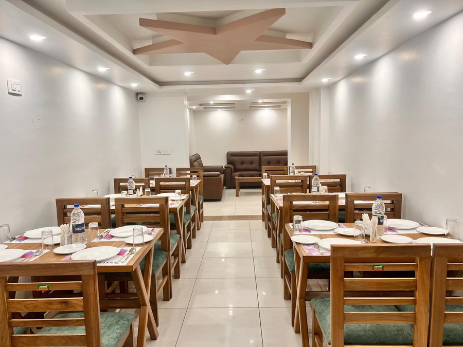 Palm Paradise,Raj Bagh,3 star
