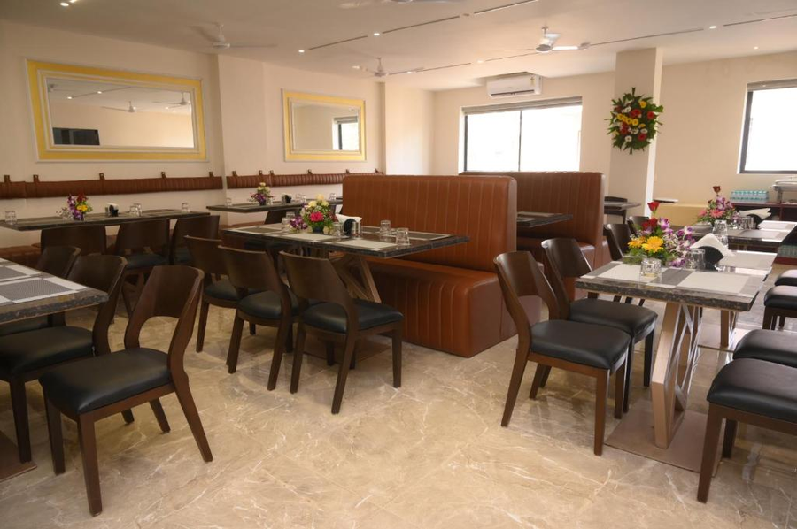 Zip By Spree Hotels Neelam Nakshatra,,3 star