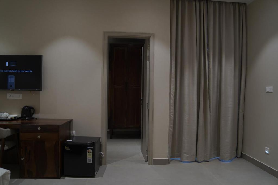 Kmr Hotels & Resorts,,2 star