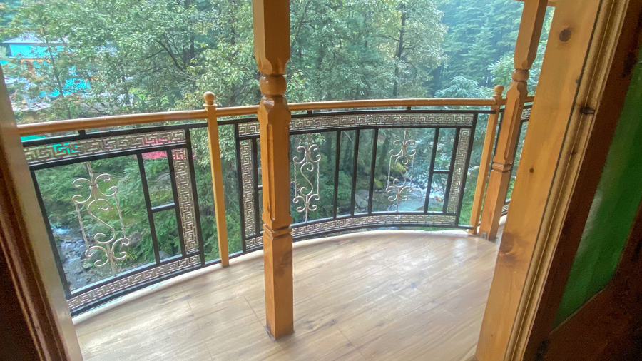 Madpackers Jibhi (Hostel And Cafe ),,3 star