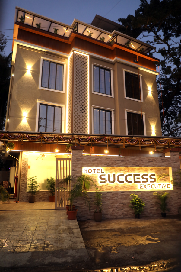 Hotel Success Executive,Dighe,2 star