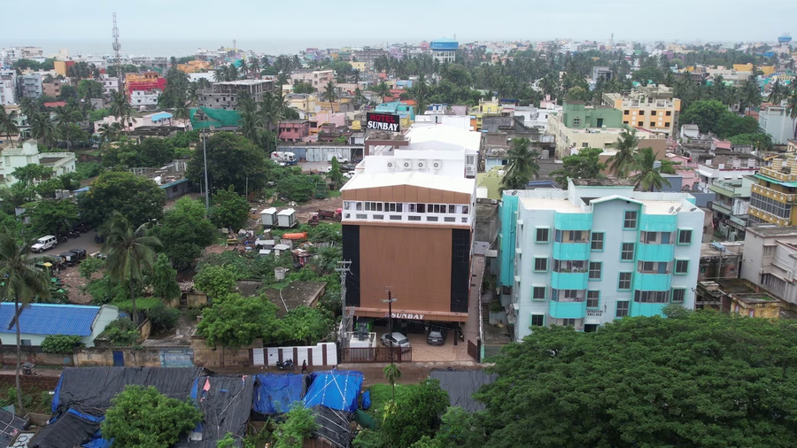 hotel sunbay 700 mtr from jagannath temple