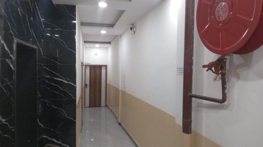 Hotel Paras Stay,,3 star