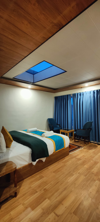 Grand Retreat,,3 star