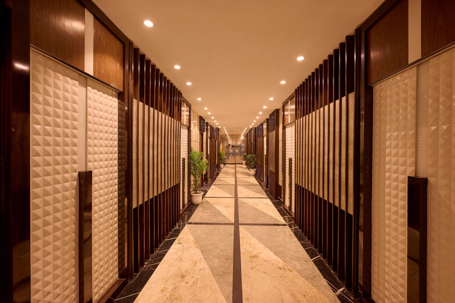 delite sarovar portico