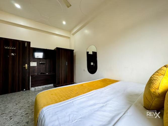 hotel vrinda sarovar