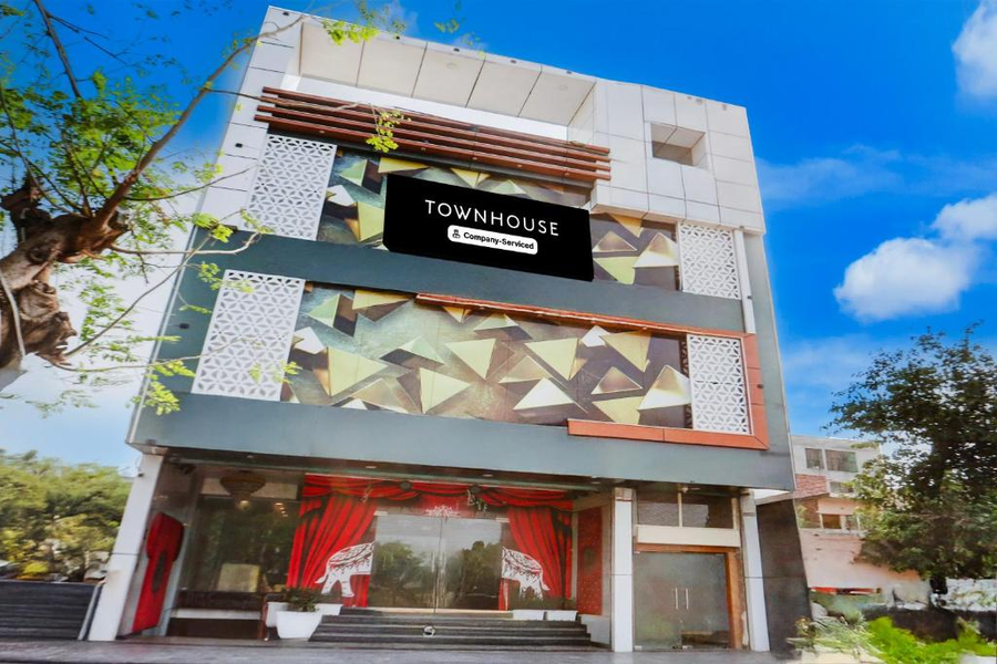 Super Townhouse Faridabad Railway Station Formerly Hotel Royals Paradaise,,3 star