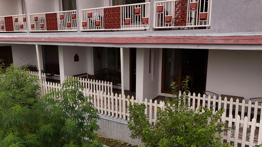 kafal pako resort himalayan view resort in mukteshwar