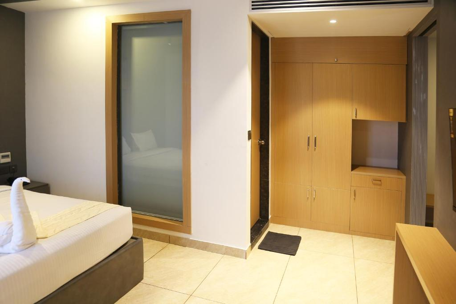 roots luxury suits and banquets