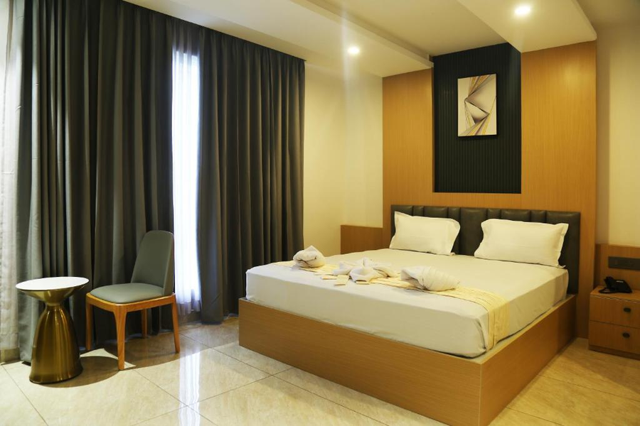 roots luxury suits and banquets