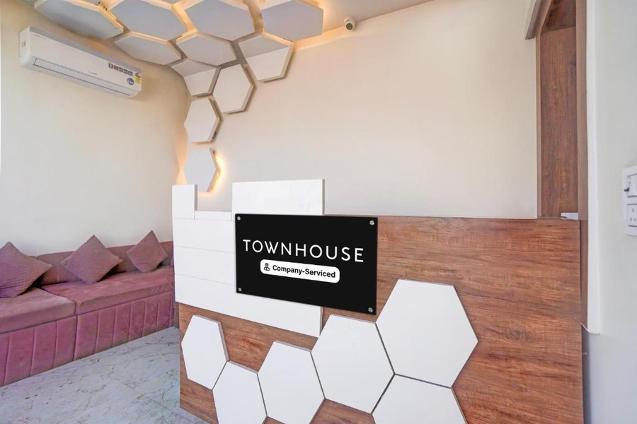 Super Townhouse Govardhan,Goverdhan Brahmnan,4 star