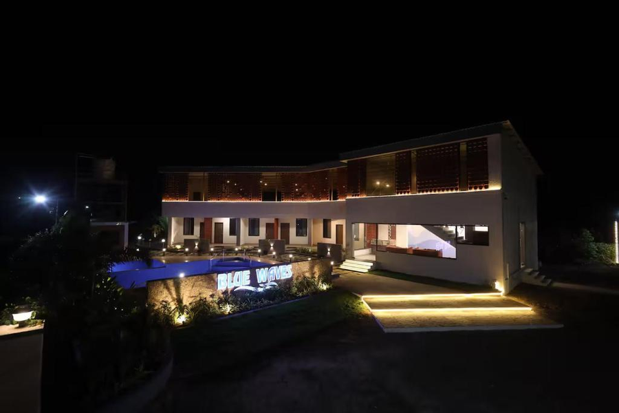 Blue Waves Resort,,3 star
