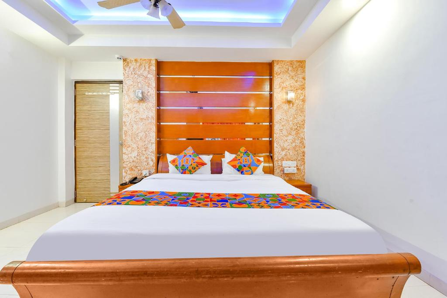Fabhotel Raj Ratna,2ND FLOOR, RATNAMANI COMPLEX, OPPOSITE GANDHIGRAM RAILWAY STATION, ELLISBRIDGE,3 star