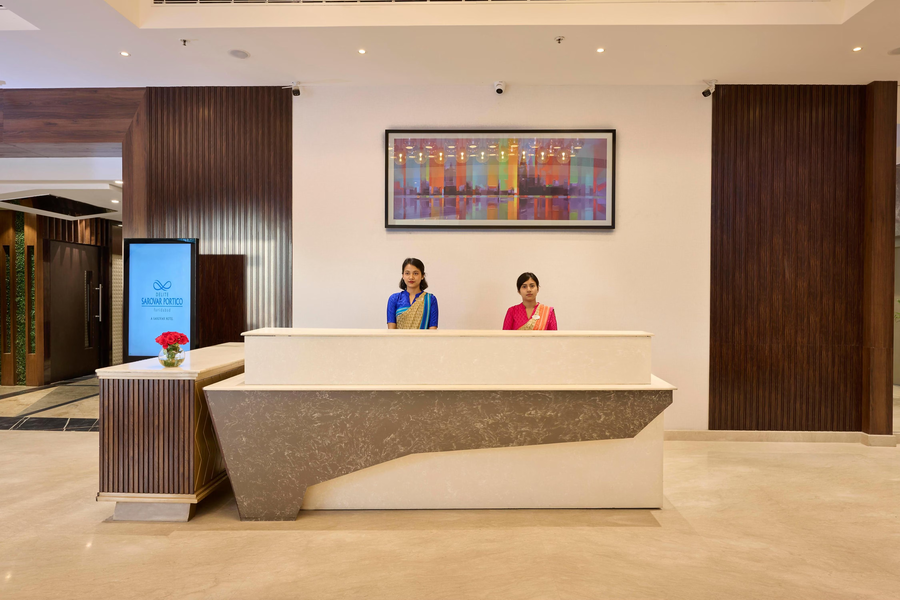 delite sarovar portico