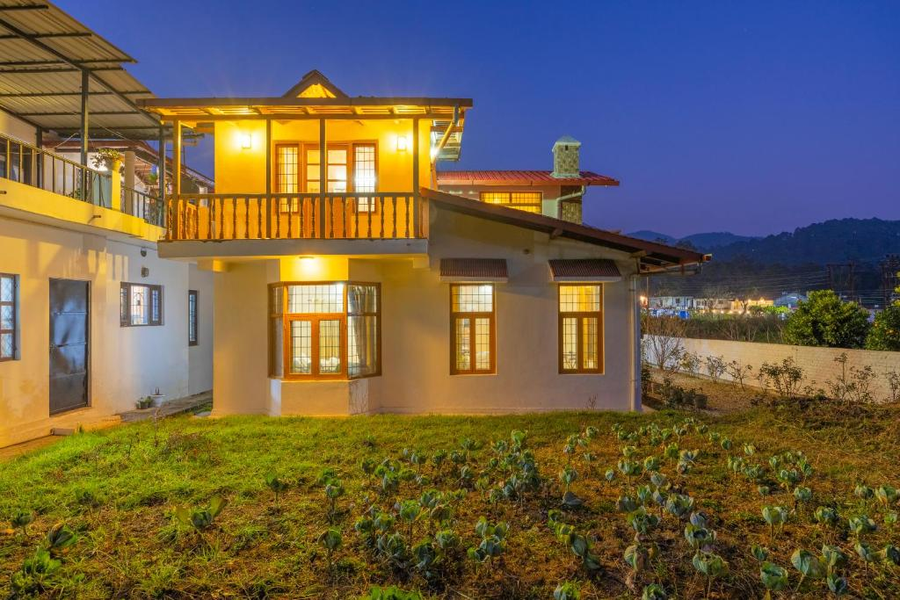 alaya stays rose 3bhk cottage fenced by hills with fireplace