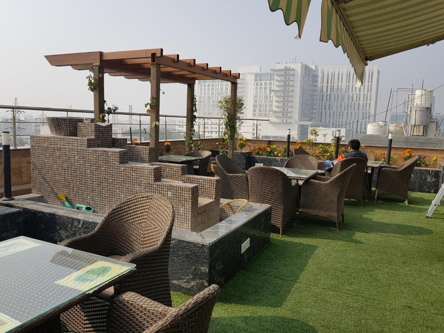 Hotel Platinum Palace Near Medanta Hospital Sector 38,Sector 38,3 star