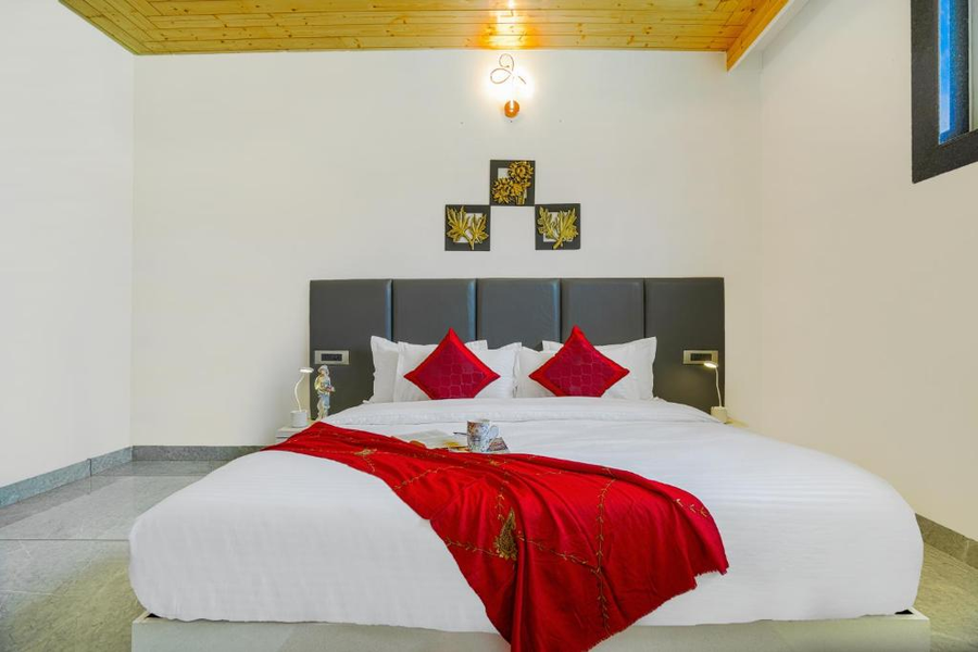 alaya stays 3 bhk apartment with hill view cliff trident