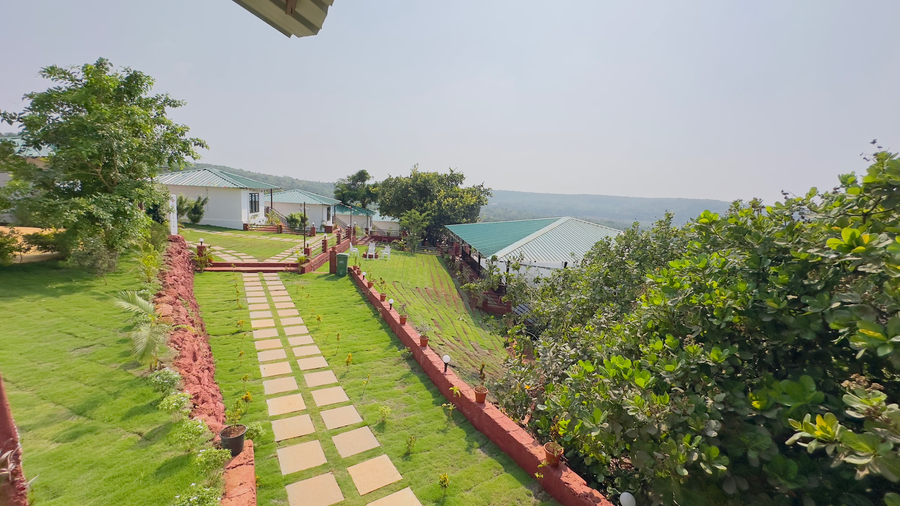 Cashew Leaf Resort,Manohar International Airport,3 star