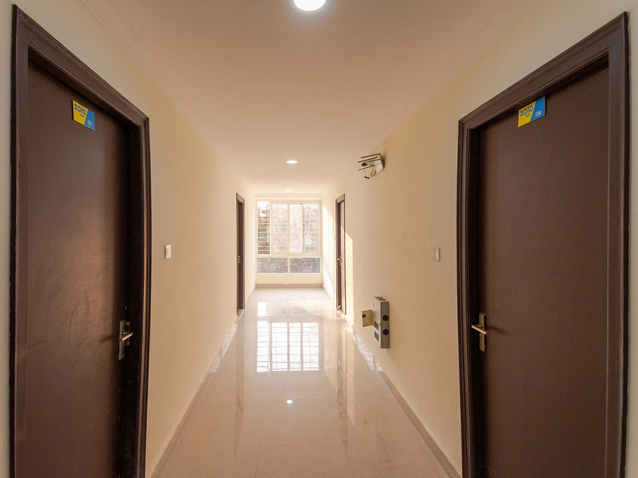 Z Express Silverstone (Men Only),Kothur,0 star