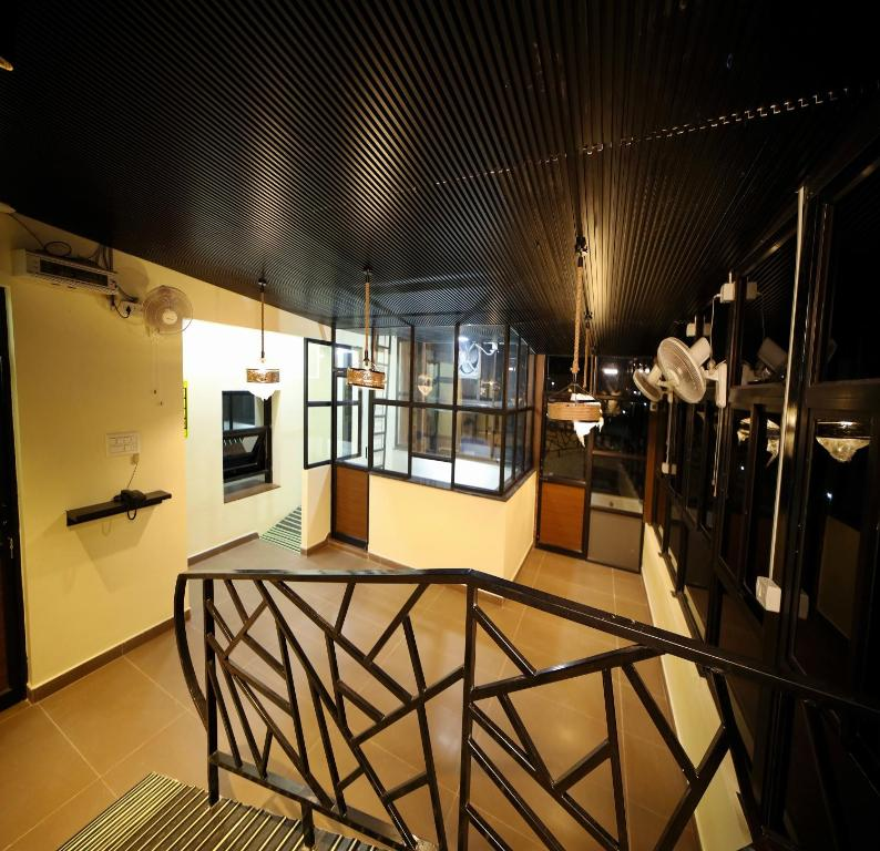 Suthanthira Stay Inn,,3 star