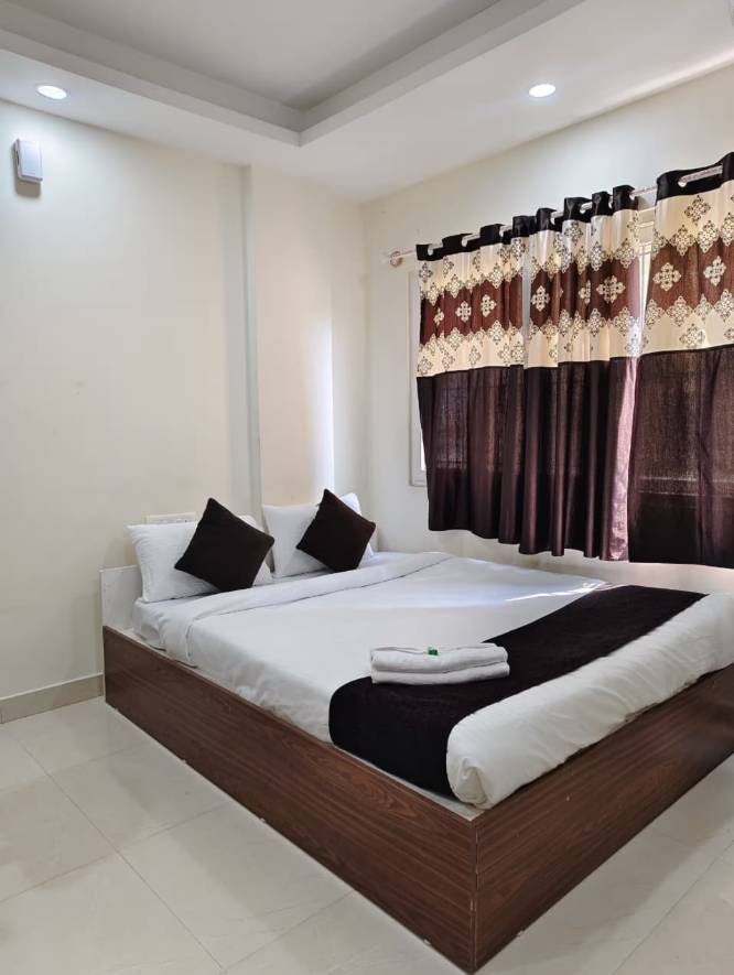 Hotel Dhanish Comfort,,3 star