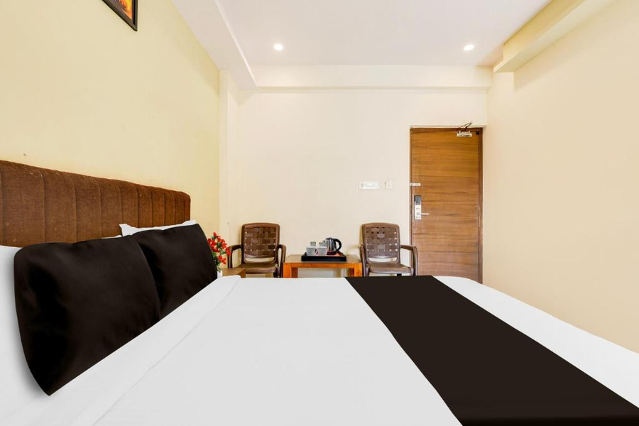 super townhouse dwarka nagar near ramatalkies