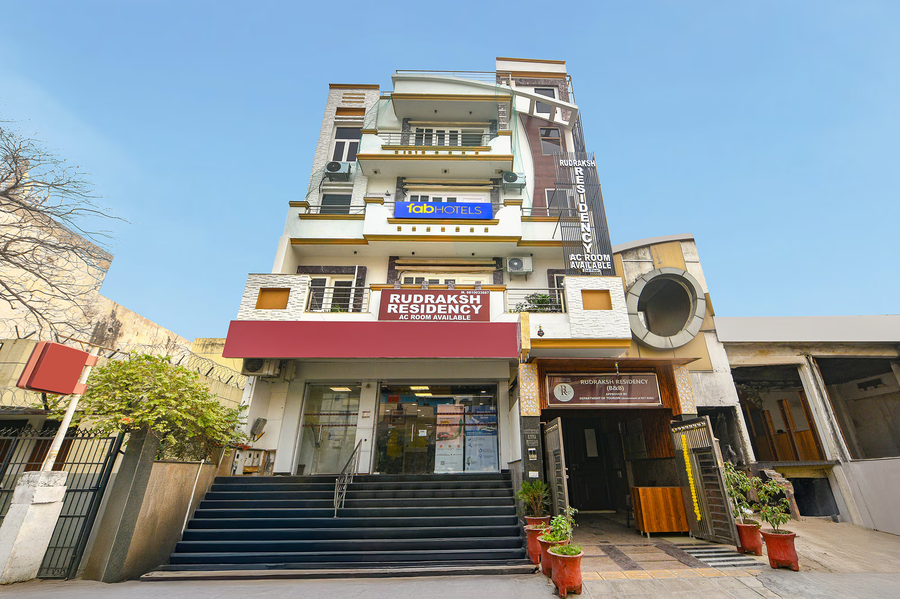Fabhotel Rudraksh Residency,Anand Vihar,3 star