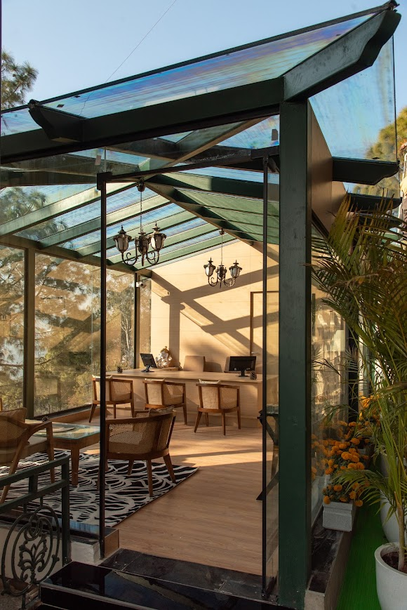 Royalpine Rosastays Kasauli,,5 star