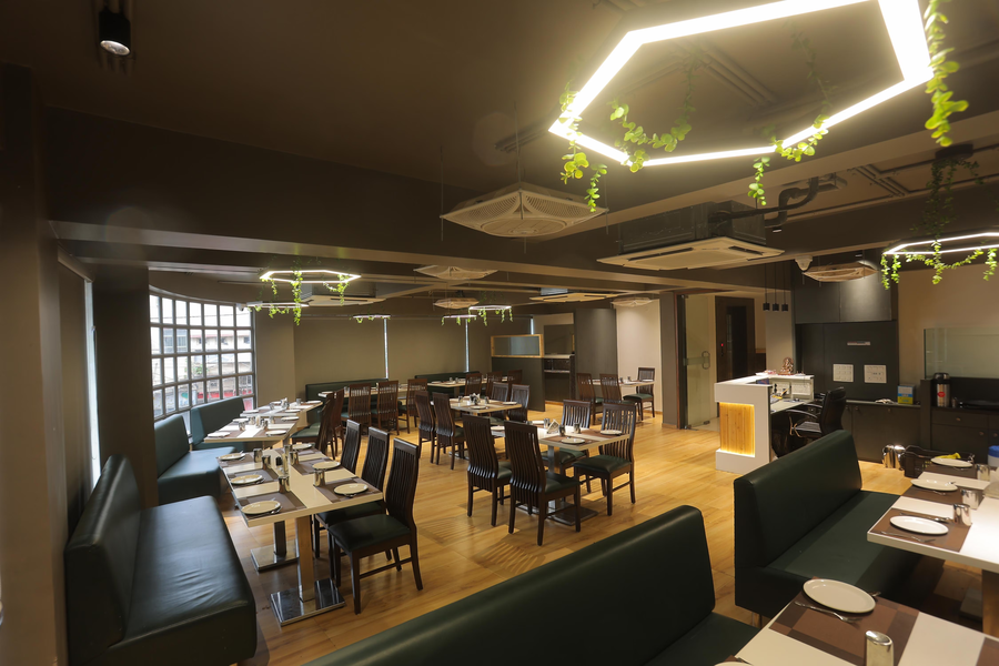 Hotel Shayan Inn,Karanpara,3 star
