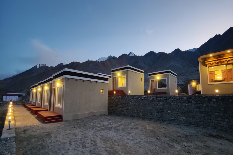 Grand Retreat,,3 star