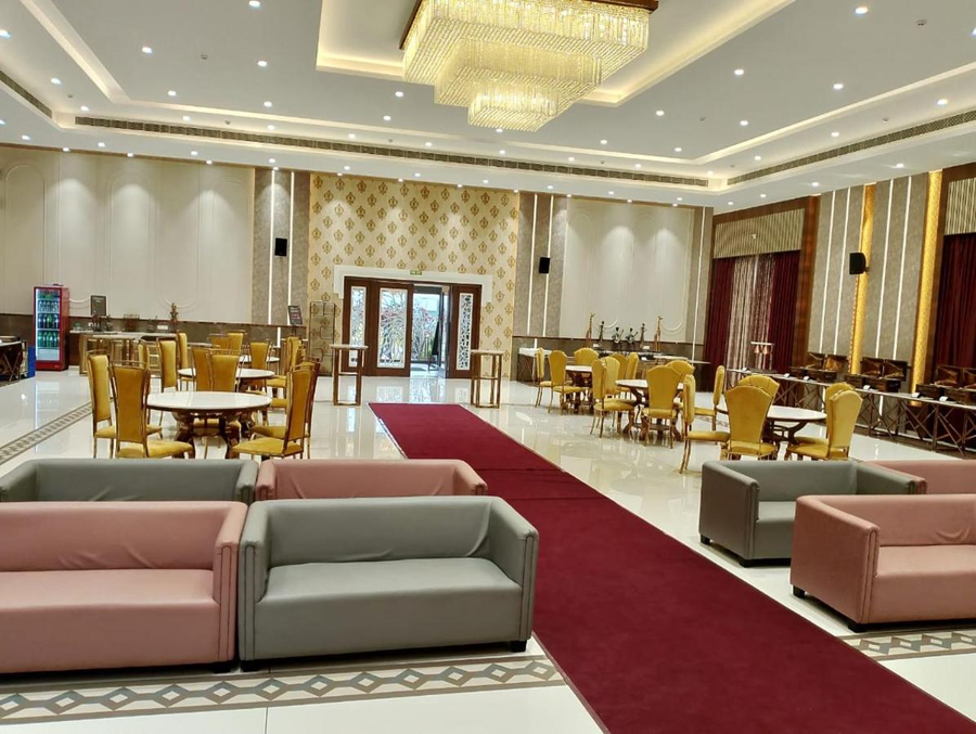 pushpak hotel and convention