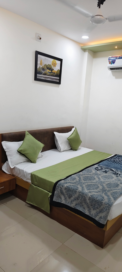 Hotel Radhe,,3 star